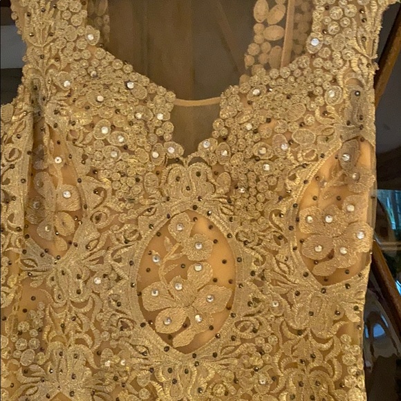 Clarrise evening gown - Picture 3 of 5